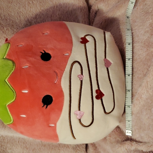 Original Squishmallow "Scarlet the Strawberry" 2023 - Picture 7 of 8